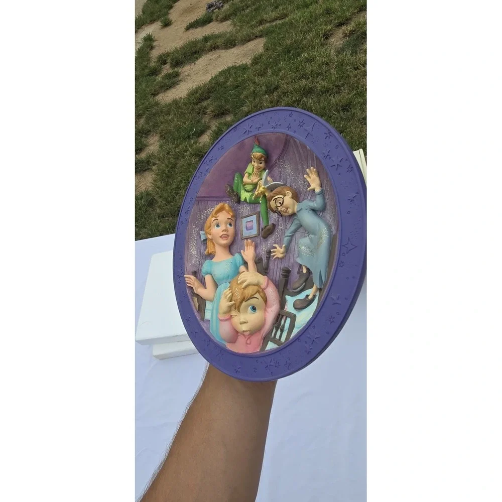 PETER PAN DISNEY 3D RELIEF COLLECTOR PLATE 